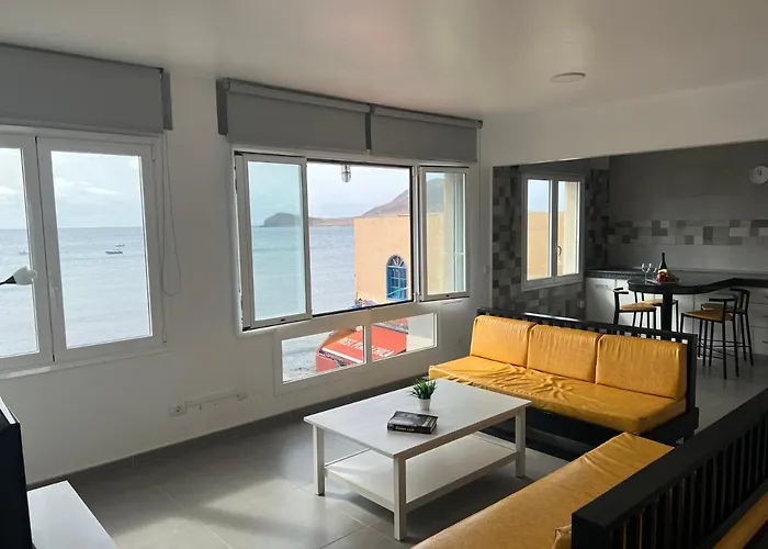 Edificio Playa Chica
