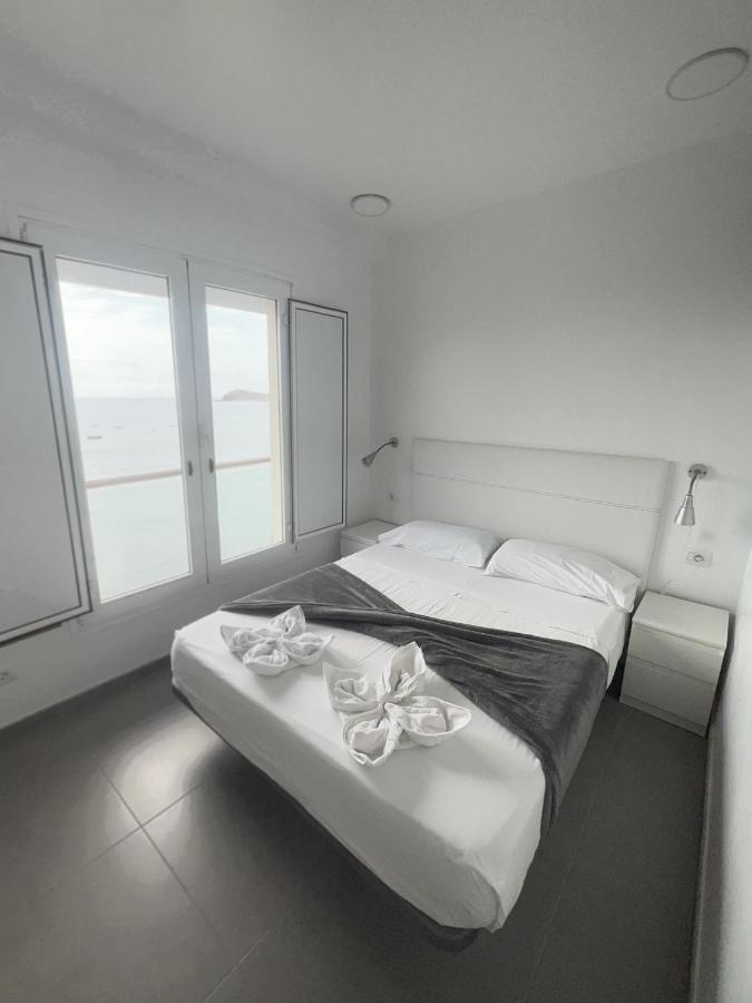 Edificio Playa Chica Apartment *